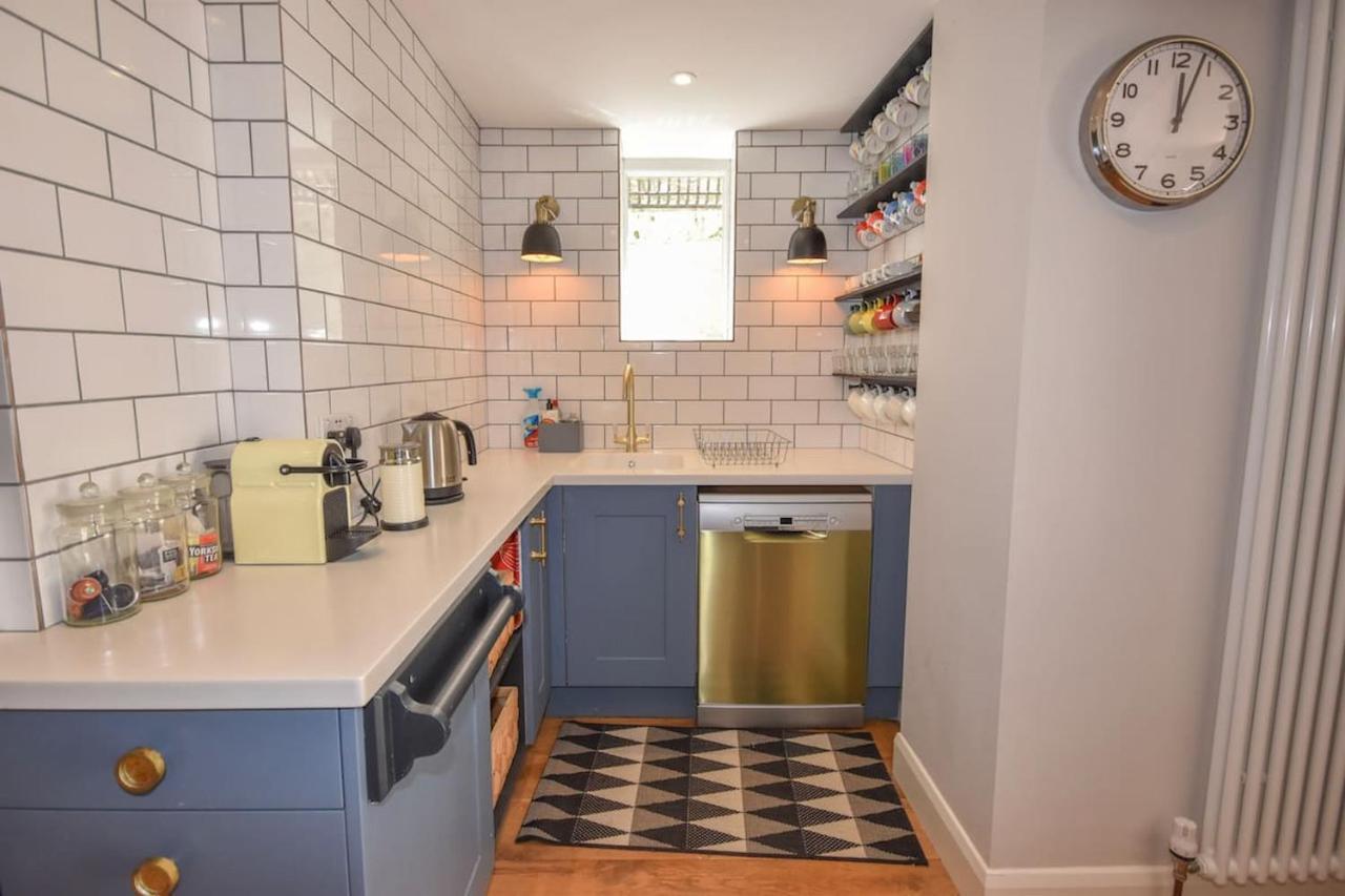 Arden Villa, Sleeps 8, Moments From The Golden Sandy Beach Of Ryde Ryde  Esterno foto