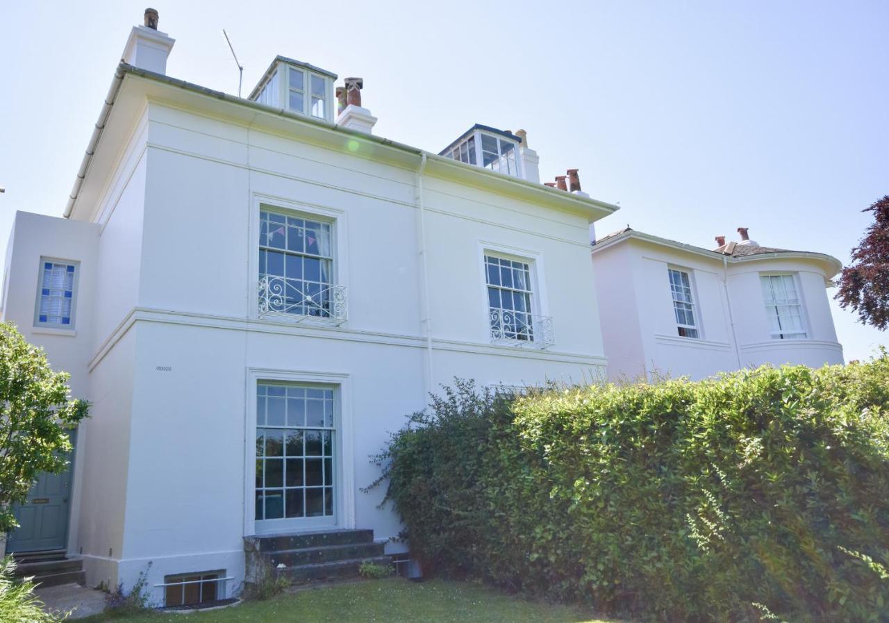Arden Villa, Sleeps 8, Moments From The Golden Sandy Beach Of Ryde Ryde  Esterno foto